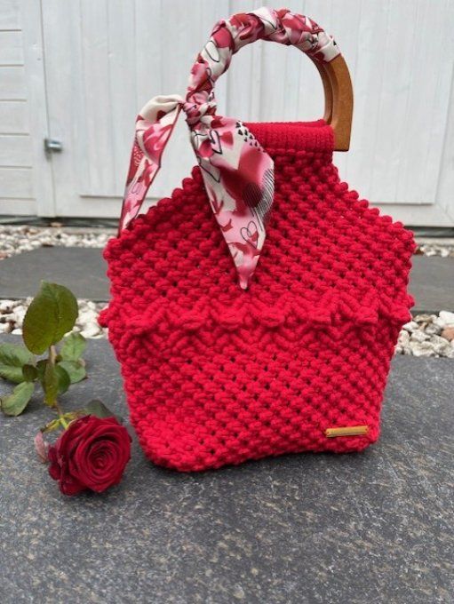 Sac rouge avec anses 